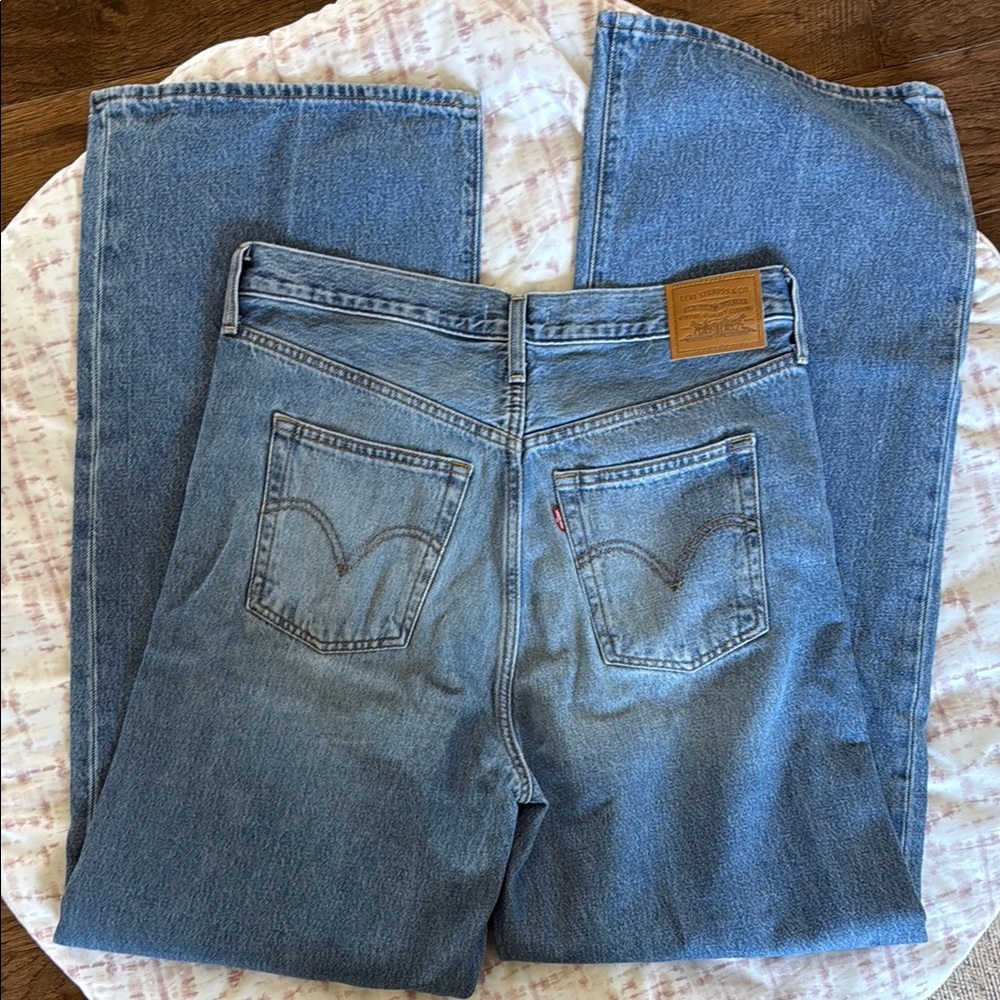 Levi's Wide Leg Ribcage Denim Jeans size 31